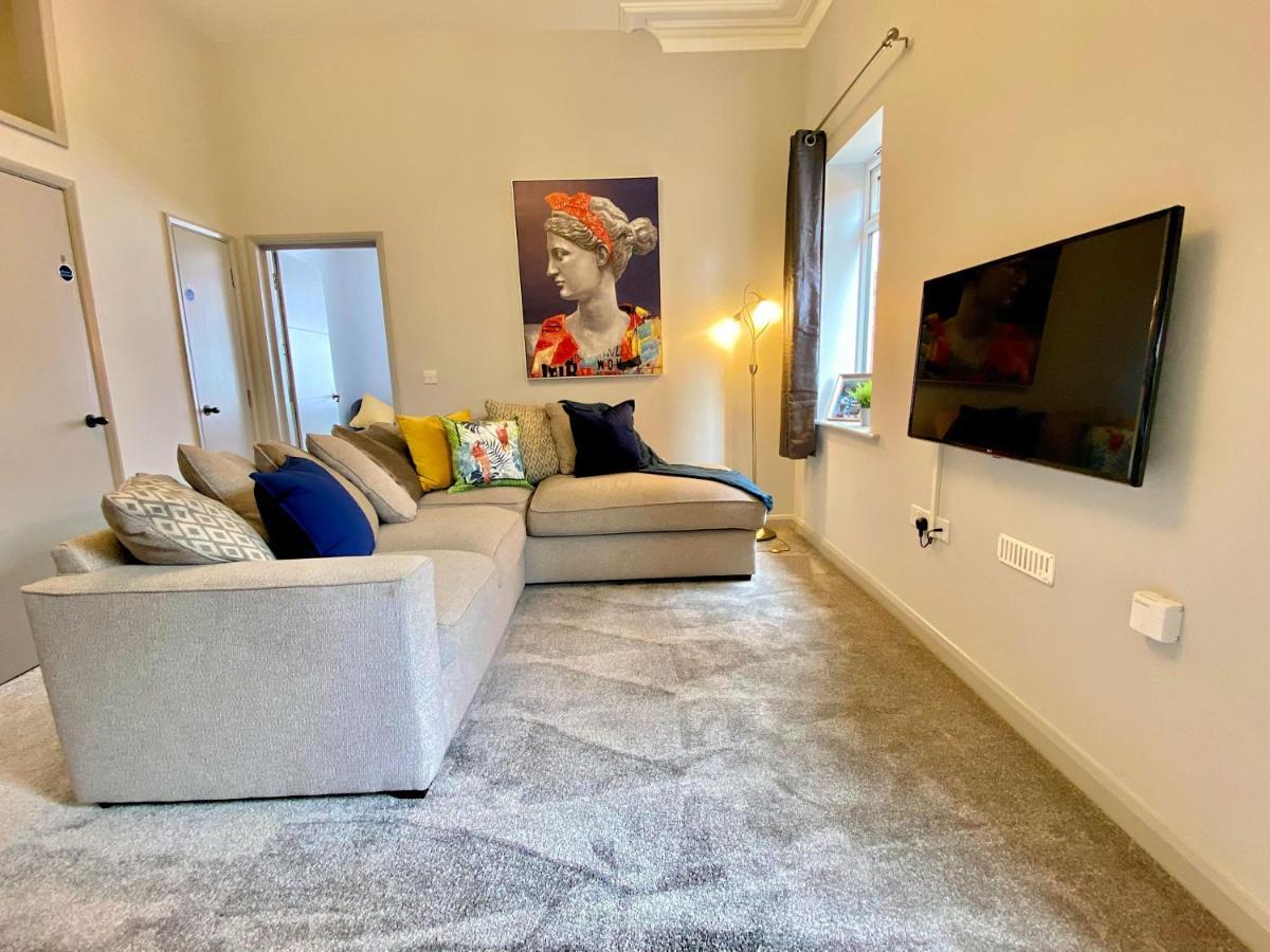 Beautiful Apartment - 5 Minute Walk To The Best Beach! - Great Location - Parking - Fast Wifi - Smart Tv - Newly Decorated - Sleeps Up To 4! Close To Bournemouth & Poole Town Centre Zewnętrze zdjęcie