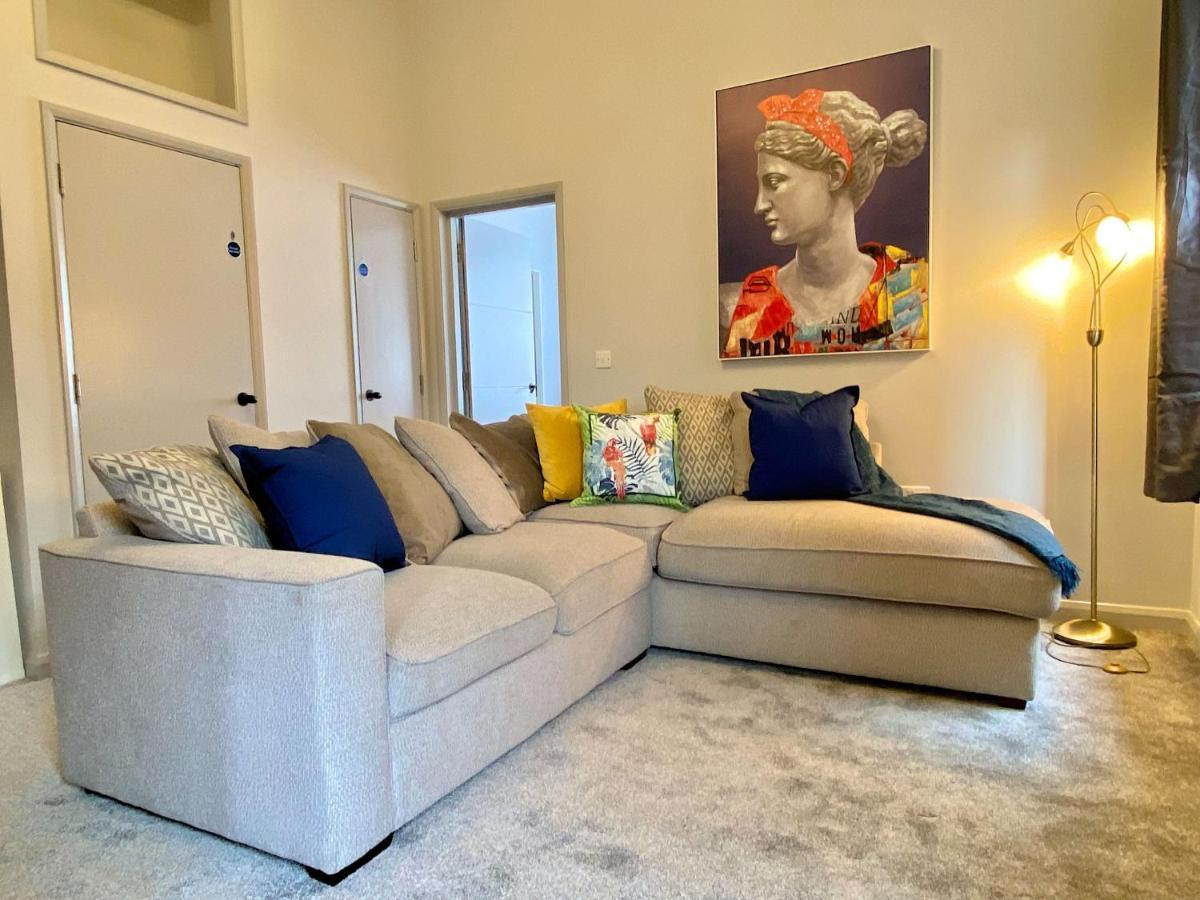 Beautiful Apartment - 5 Minute Walk To The Best Beach! - Great Location - Parking - Fast Wifi - Smart Tv - Newly Decorated - Sleeps Up To 4! Close To Bournemouth & Poole Town Centre Zewnętrze zdjęcie