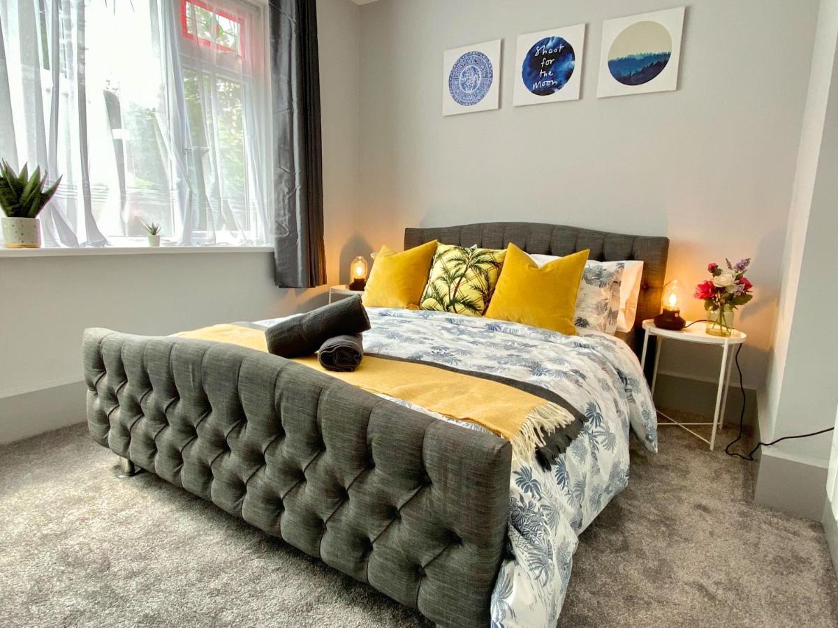 Beautiful Apartment - 5 Minute Walk To The Best Beach! - Great Location - Parking - Fast Wifi - Smart Tv - Newly Decorated - Sleeps Up To 4! Close To Bournemouth & Poole Town Centre Zewnętrze zdjęcie