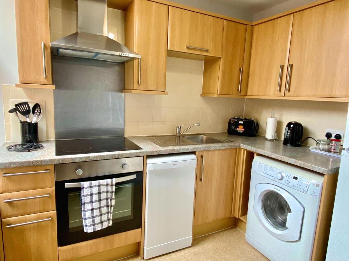 Beautiful Apartment - 5 Minute Walk To The Best Beach! - Great Location - Parking - Fast Wifi - Smart Tv - Newly Decorated - Sleeps Up To 4! Close To Bournemouth & Poole Town Centre Zewnętrze zdjęcie