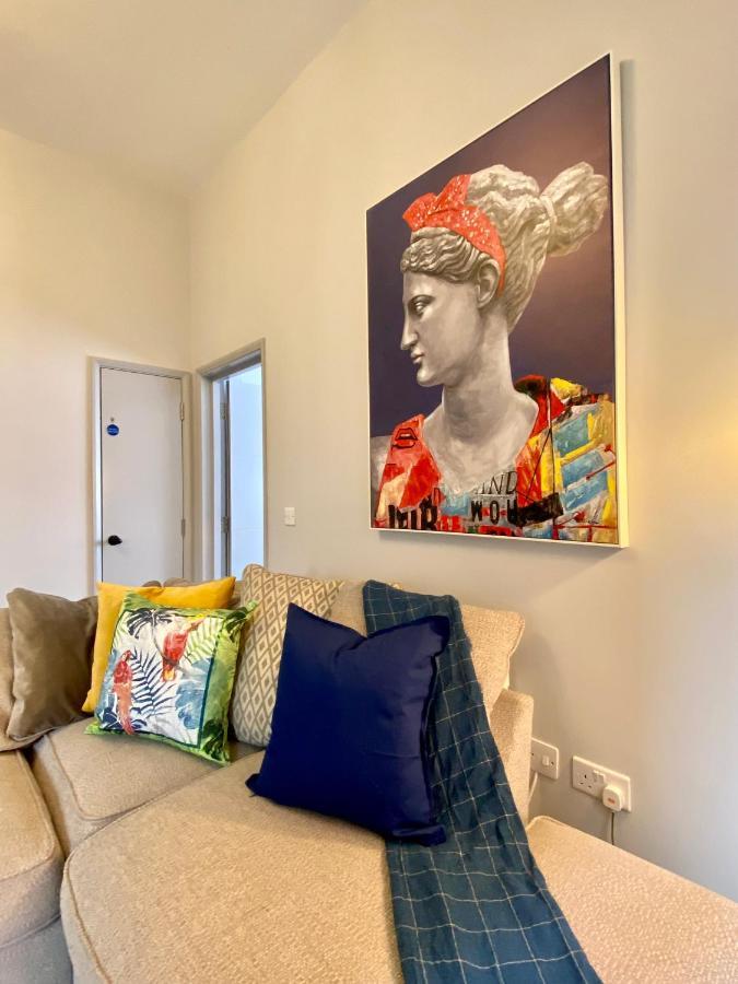 Beautiful Apartment - 5 Minute Walk To The Best Beach! - Great Location - Parking - Fast Wifi - Smart Tv - Newly Decorated - Sleeps Up To 4! Close To Bournemouth & Poole Town Centre Zewnętrze zdjęcie
